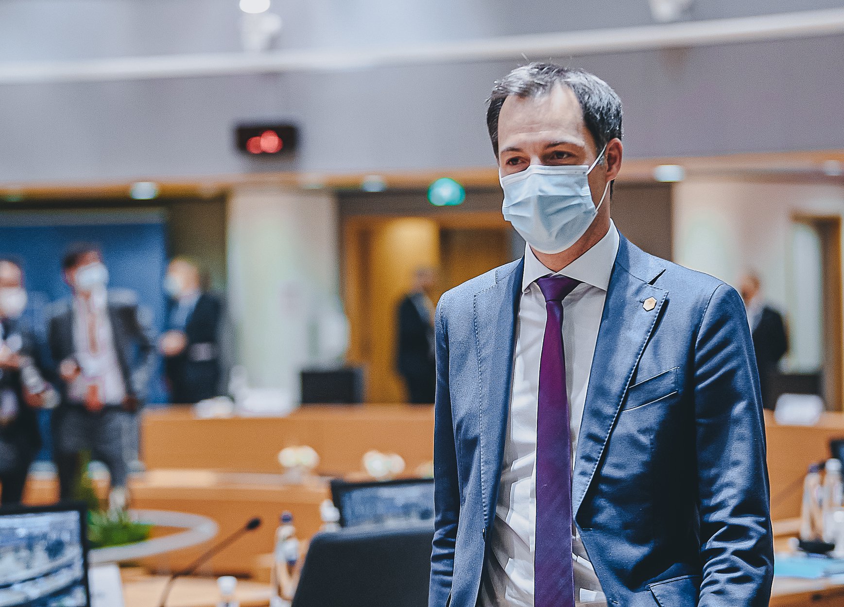 Alexander De Croo covid lockdown coronavirus Belgique gouvernement fédéral belge mesures sanitaires crise commerces non essentiels société