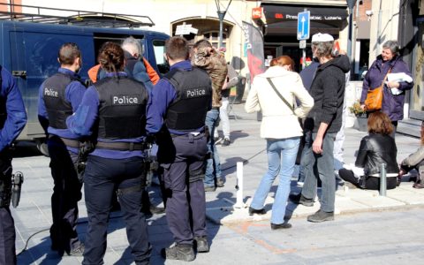 Contrôle de police au rassemblement Mask Task Force à Nivelles, samedi 6 mars