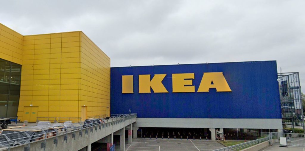 Ikea salariés justice poursuite espionnage juge France Paris Versailles prison