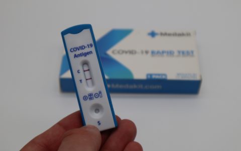tests salivaires covid aux frais des enseignants en France Jean-Michel Blanquer ministre éducation nationale Macron santé coronavirus PCR