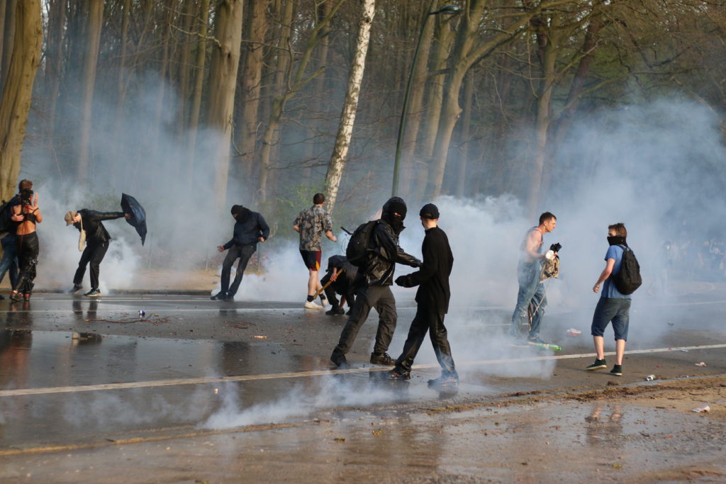 La police est intervenue ce 1er avril au rassemblement au bois de la Cambre à Bruxelles - Photos N.K.