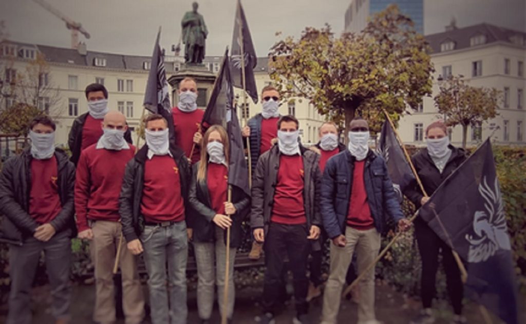 Des membres du mouvement d'extrême-droite Schild and Vrienden, à la manifestation du 21 novembre à Bruxelles