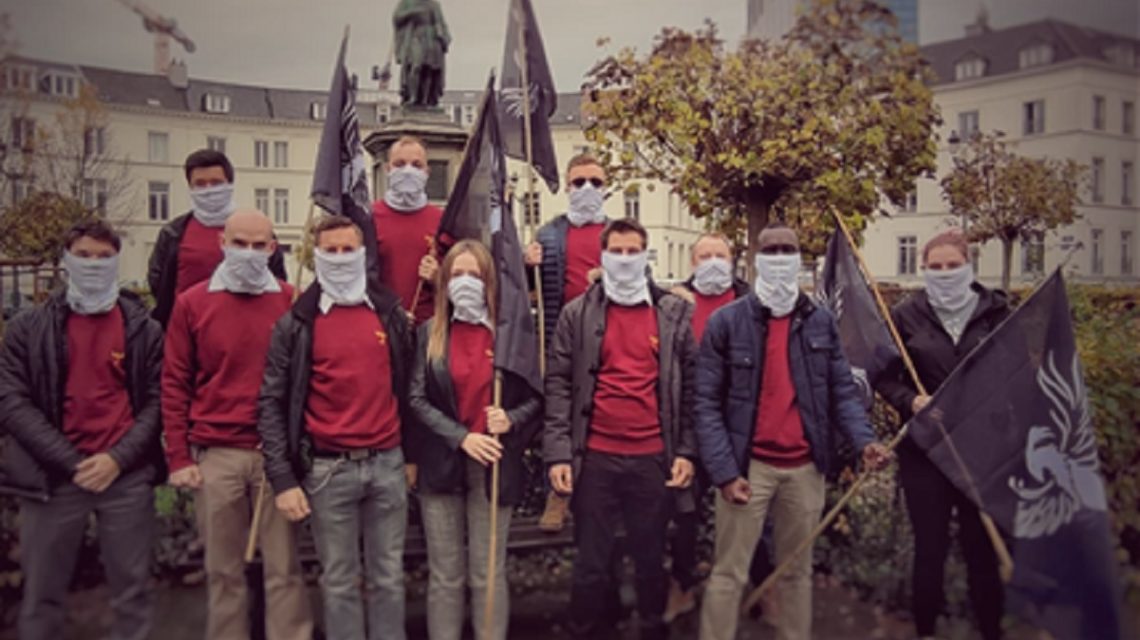 Des membres du mouvement d'extrême-droite Schild and Vrienden, à la manifestation du 21 novembre à Bruxelles