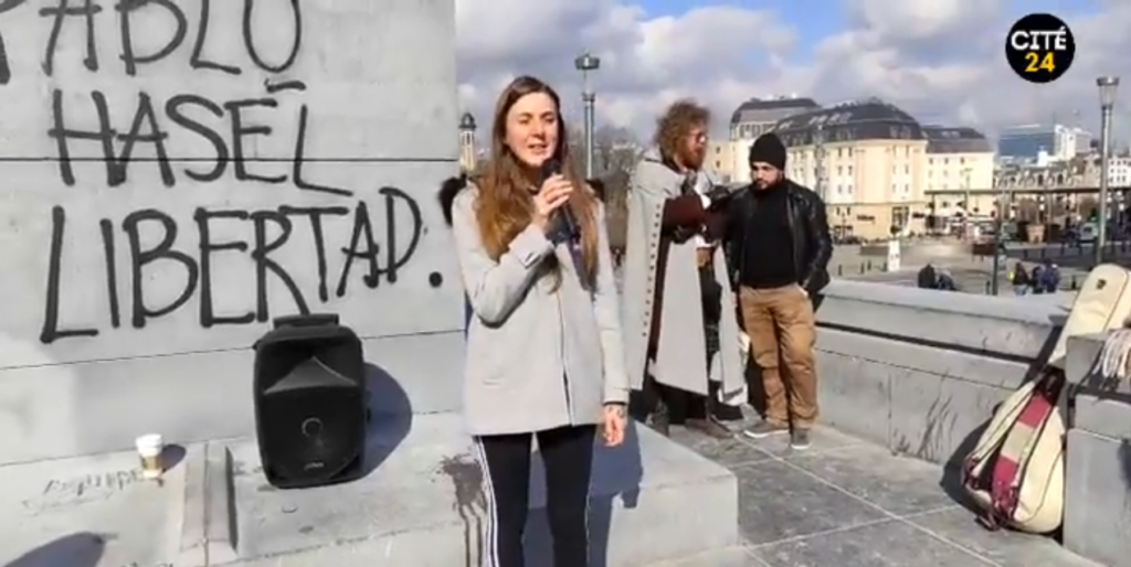 Rassemblement contre les mesures covid du gouvernement au Mont des Arts à Bruxelles
