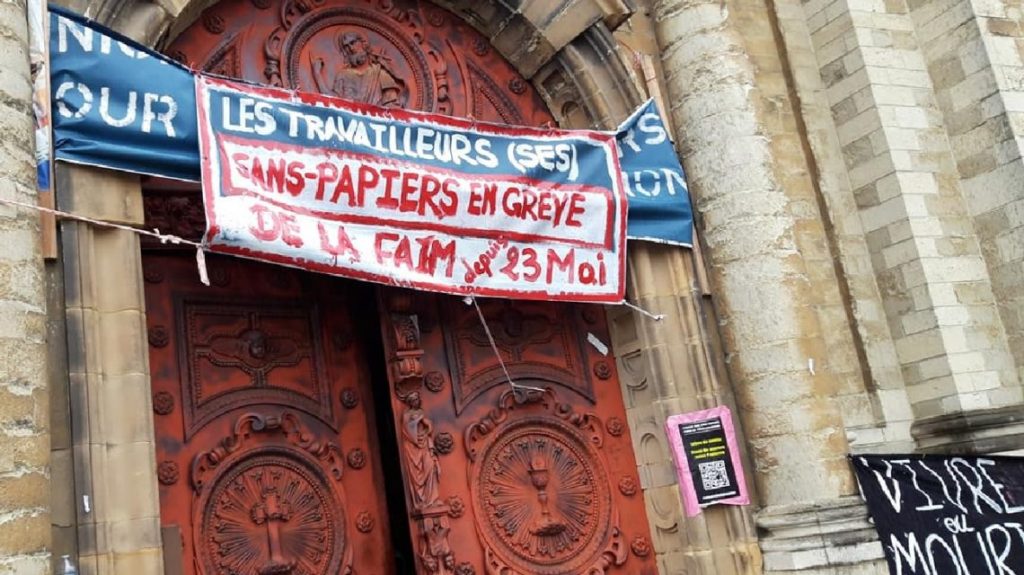 Occupation politique de l'USPR à l'église du Béguinage.