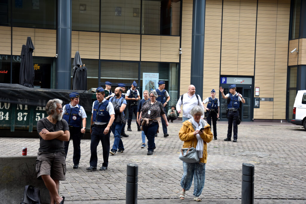 Renfort policier aux abords de la gare du Midi.